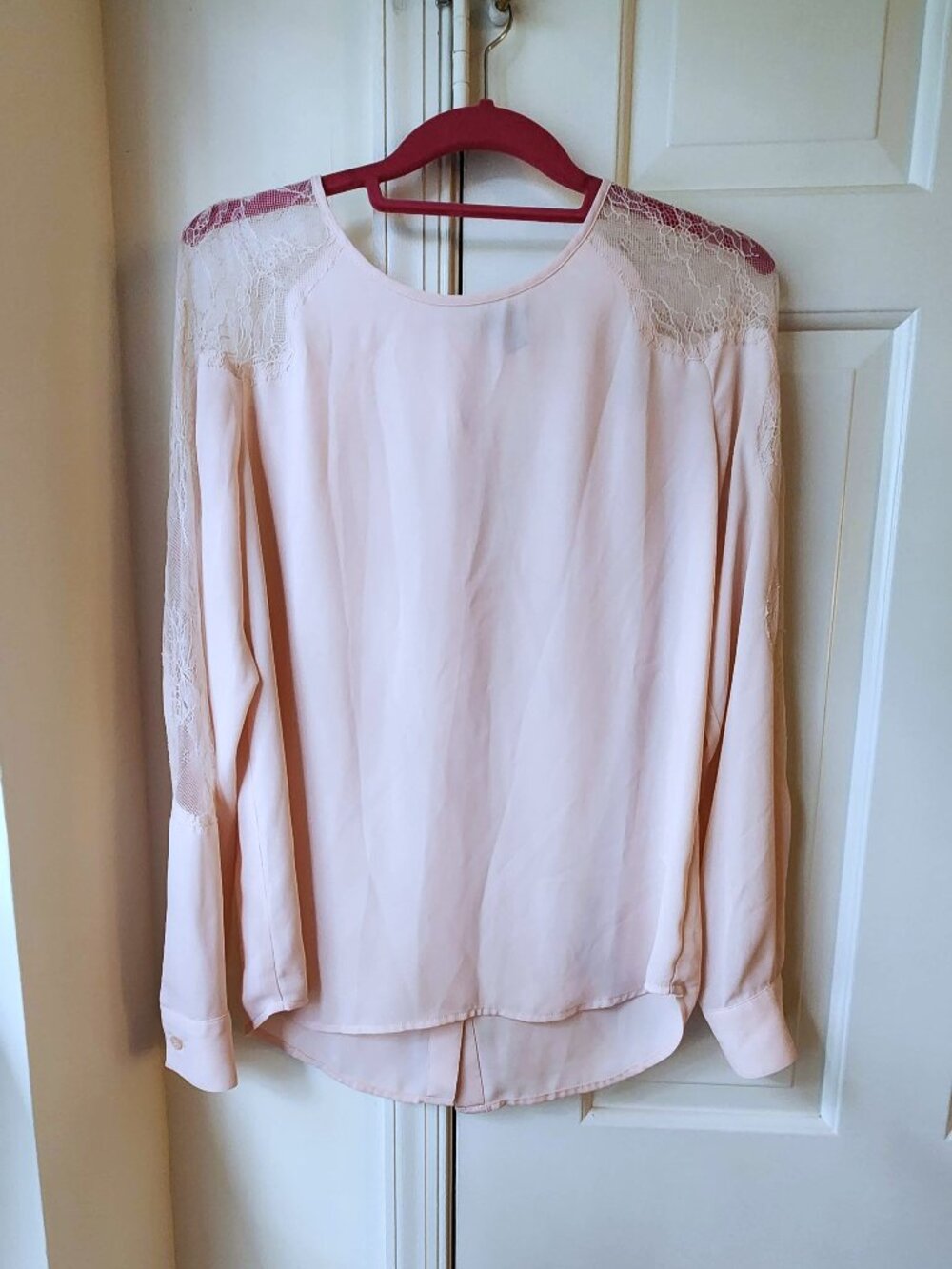 Chelsea 28 sz M Blush Pink Peach Lace Insert Long Sleeve Blouse
